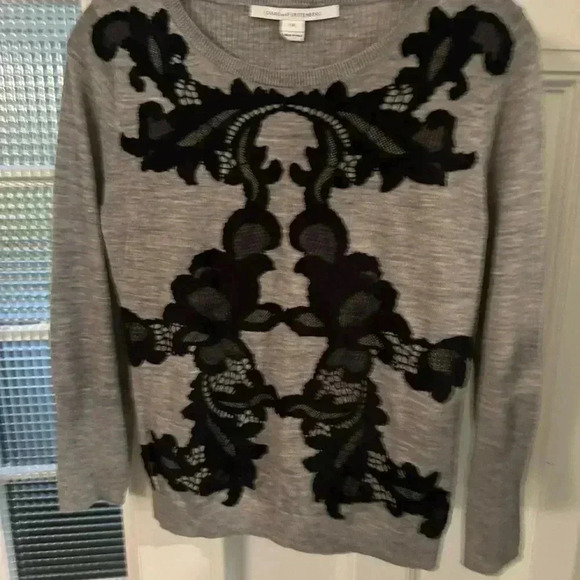 Diane Von Furstenberg women’s gray pullover sweater w/ lace overlay sz M - Picture 2 of 11